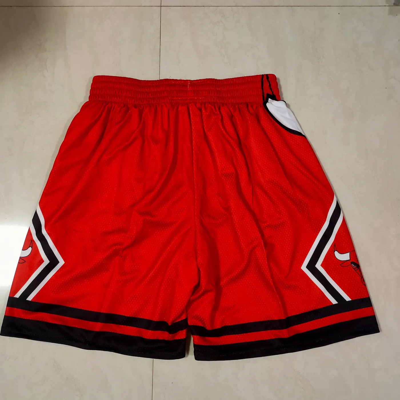 CHICAGO BULLS RED SHORTS