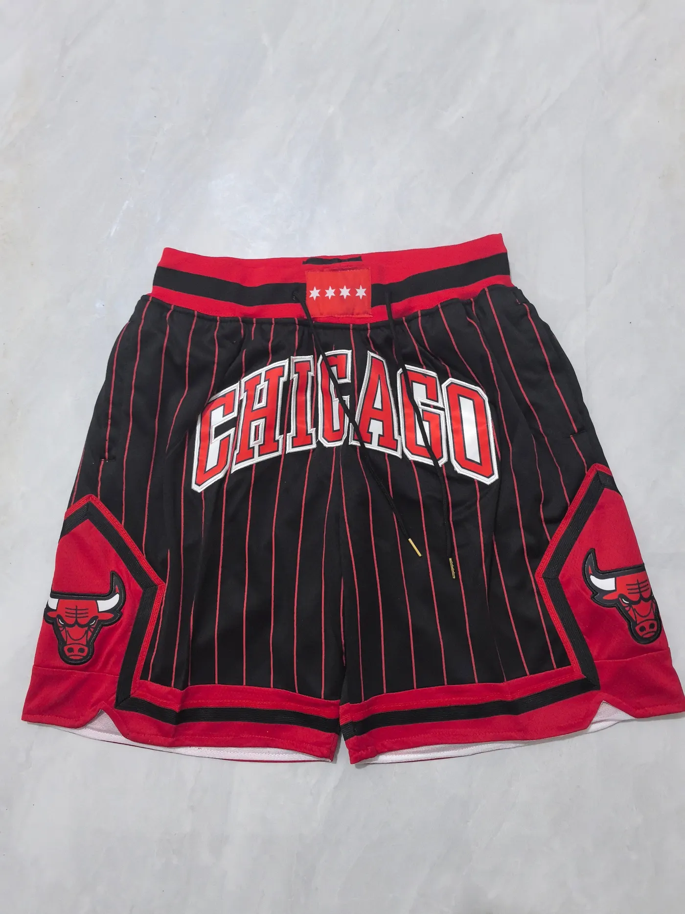 CHICAGO BULLS RED SHORTS