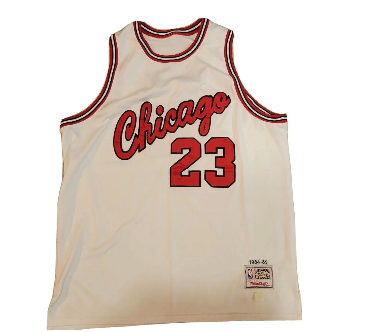 CHICAGO BULLS MICHAEL JORDAN WHITE VINTAGE JERSEY