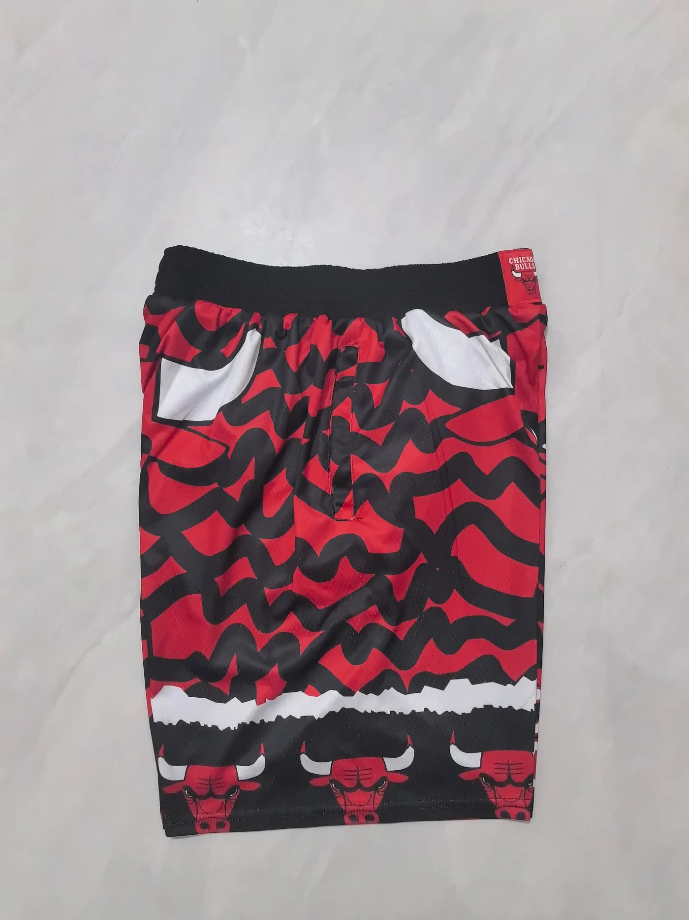 CHICAGO BULLS RED SHORTS