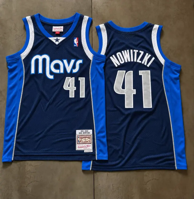 Dallas Mavericks Dirk Nowitzki Navy Vintage Jersey