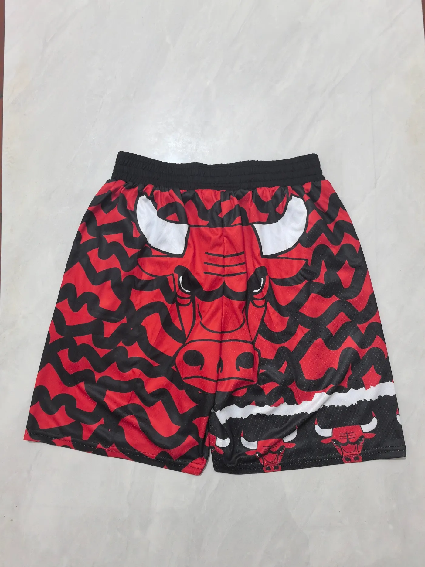 CHICAGO BULLS RED SHORTS