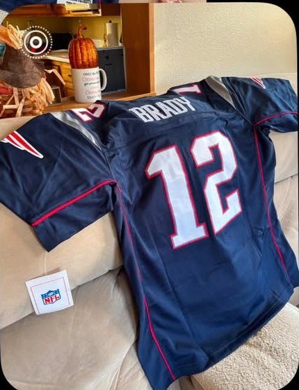 Photo sent by a Cruxchristi customer after their jersey arrived
